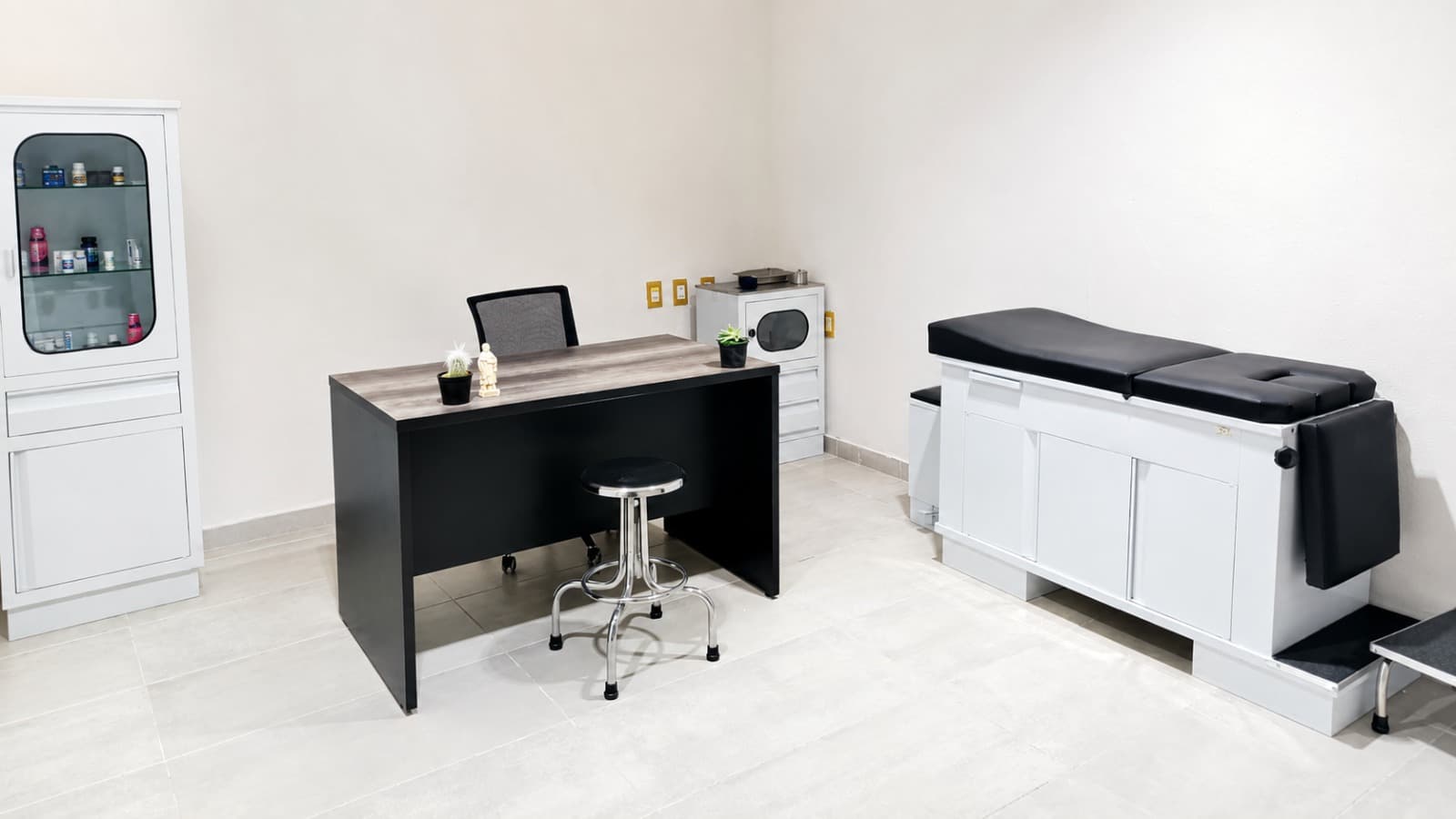 Consultorio médico equipado dentro de TSAYA